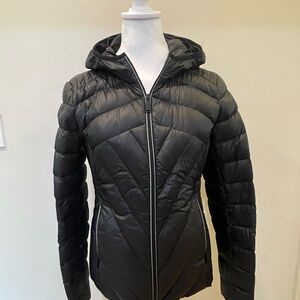 BCBG packable down jacket. Like new. Worn once.